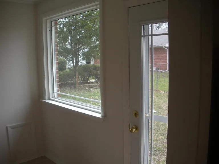 4203 Crestview Dr — Photo 9