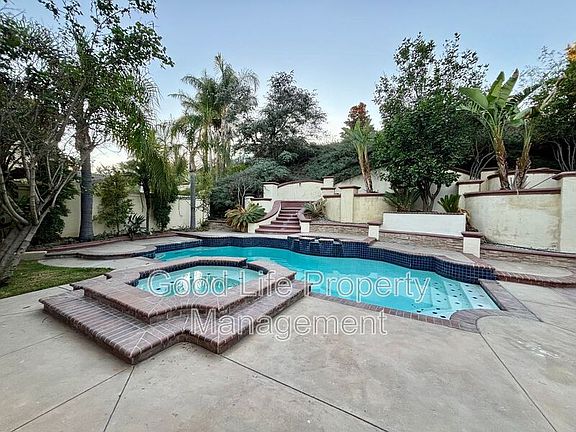2nd image of 709 S Hidden Creek Cir