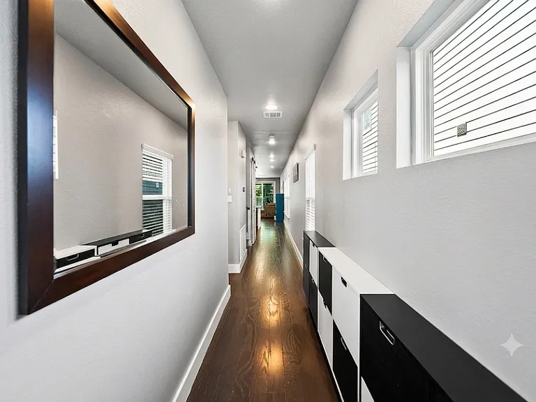 412 Natalen Ave — Photo 3