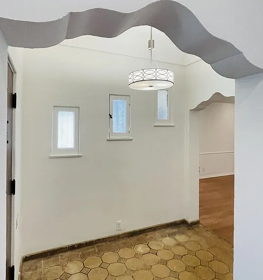 203 N Doheny Dr — Photo 4