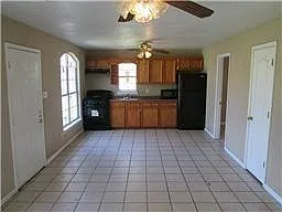 7211 Roswell St N — Photo 5