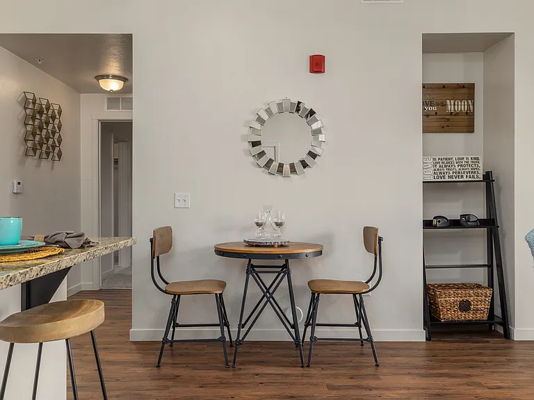HighPoint on Overland — Photo 21