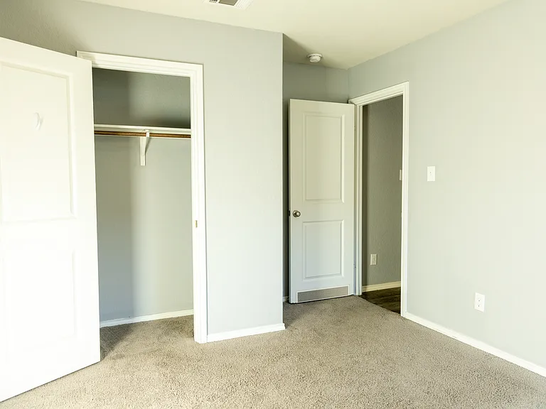 5907 Lady Ln — Photo 6