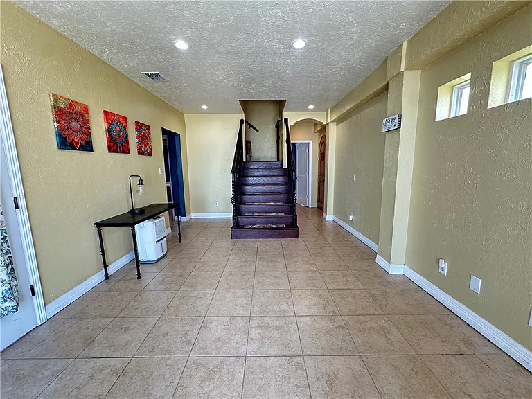 130 Causeway St — Photo 5