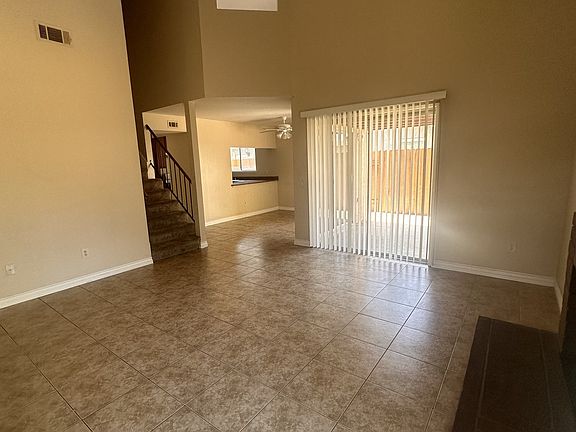 4th image of 25856 Parsley Ave