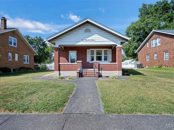 407 Morrison Ave, Waterloo, IL 62298