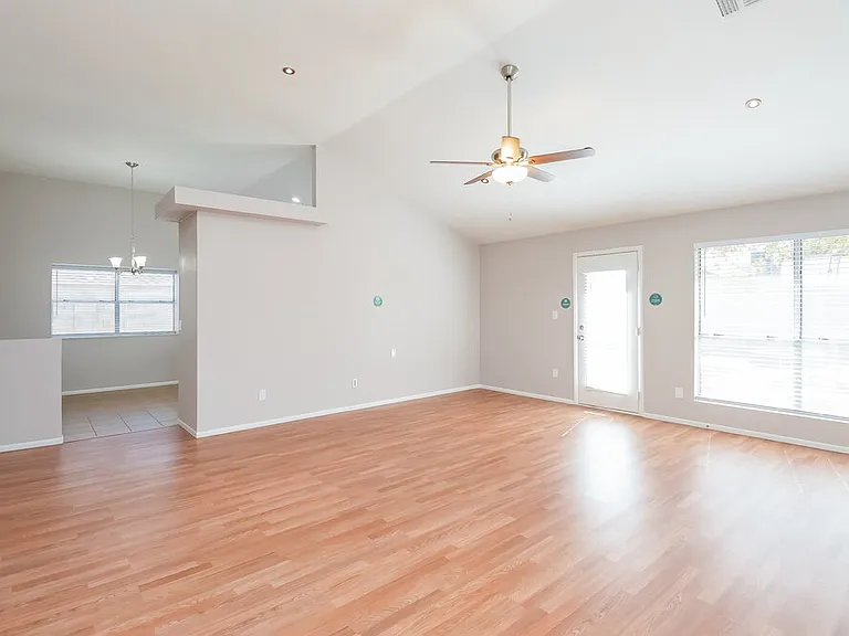 8725 W Carol Ave — Photo 4