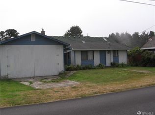 205 17th St SW, Long Beach, WA 98631