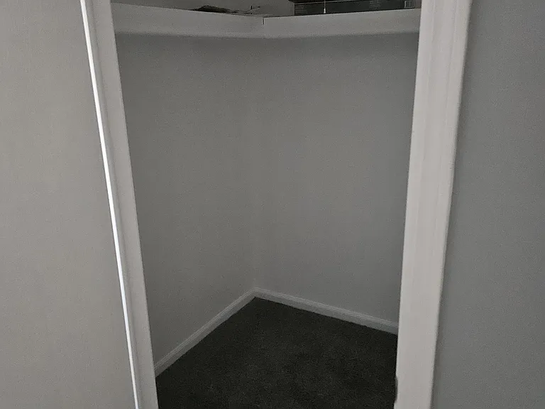 880 Dickson Ln — Photo 6