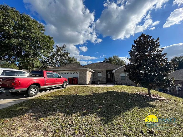 407 Serene Ct — Photo 1