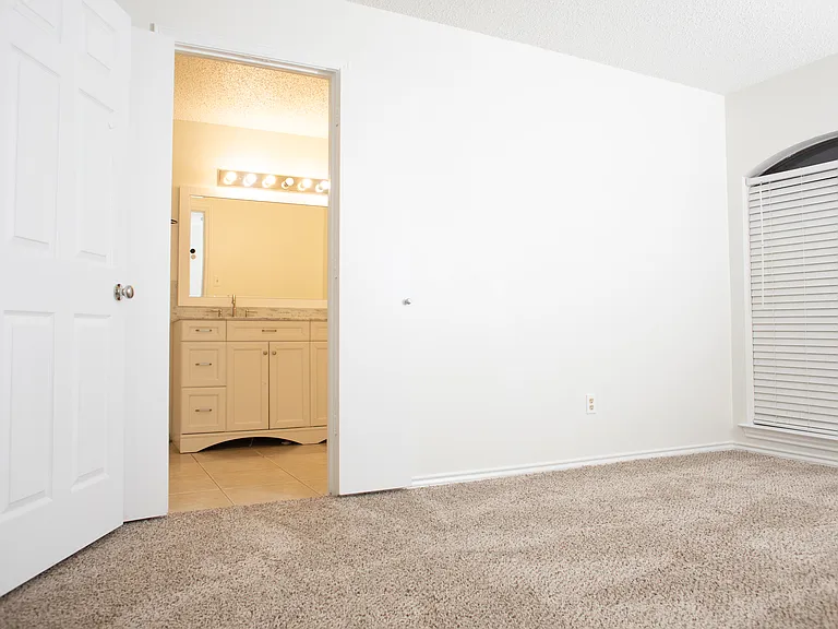 7960 Williams Ave — Photo 10