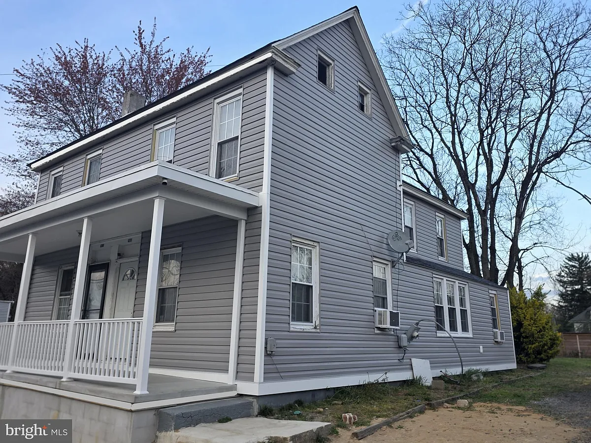 Building Photo - 409 N Washington St