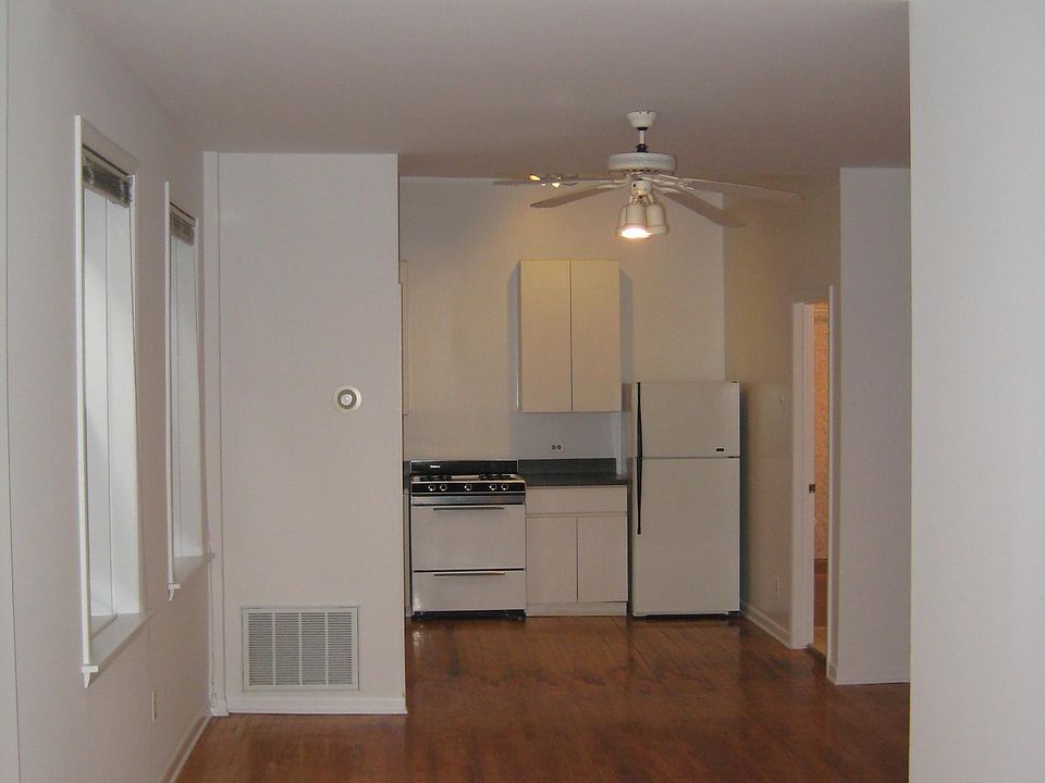 2nd image of 934 W Diversey Pkwy #2F