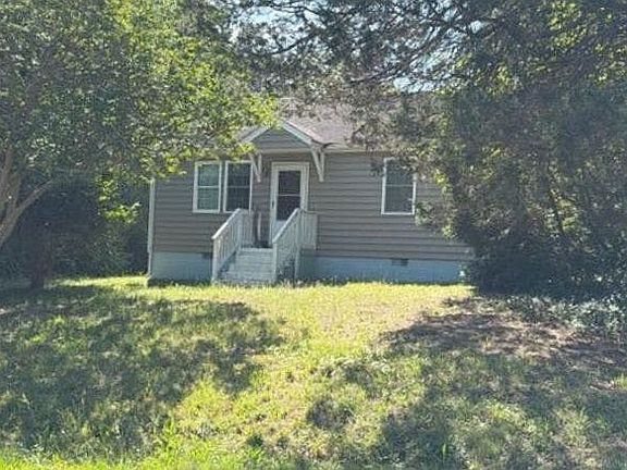 2nd image of 105 Bethune Dr