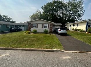 40 Patmore Rd, Brick, NJ 08724