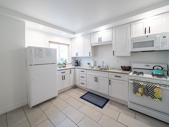 2nd image of 541 Coit Ave NE #1