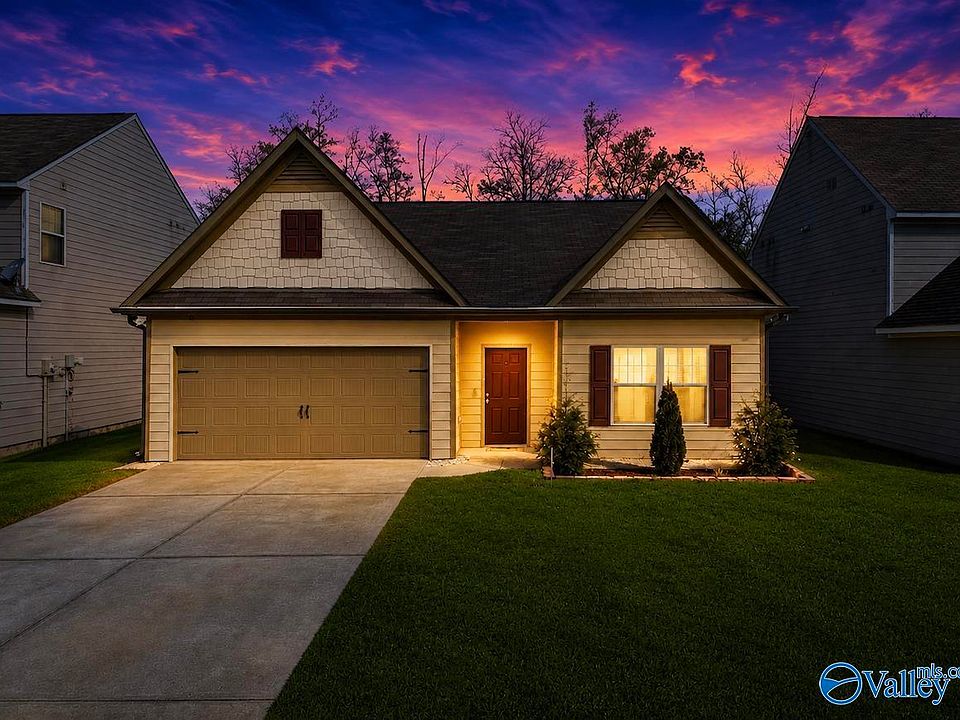 1st image of 770 Clover Cir