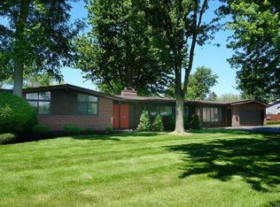 4712 Brentwood Dr, Williamsville, NY 14221