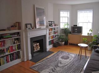 201 Kedzie St APT 3H, Evanston, IL 60202