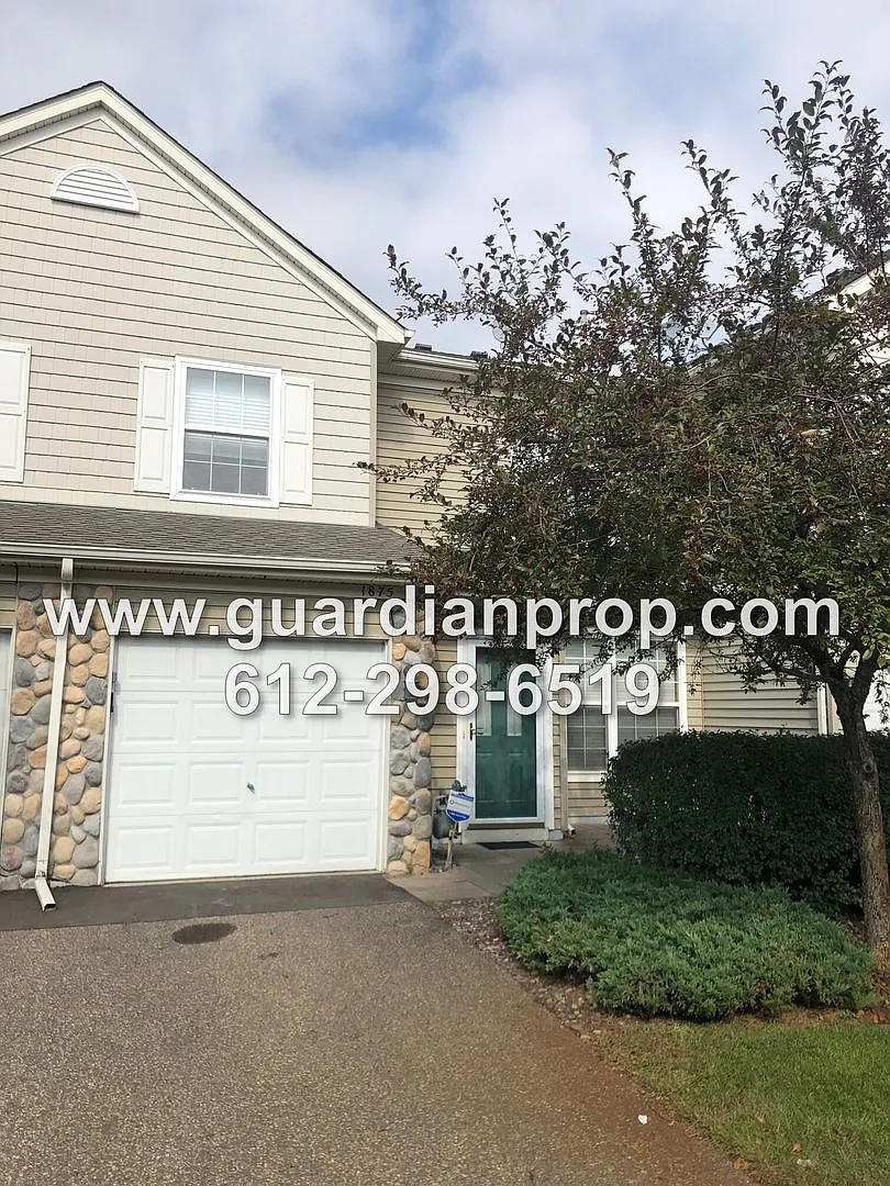 Shoreview Townhouse Available October 1, Open Floor Plan, Jacuzzi Tub, Fireplace, Attached Garage — Photo 1