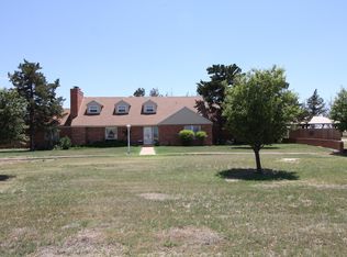 307 W Main, Earth, TX 79031