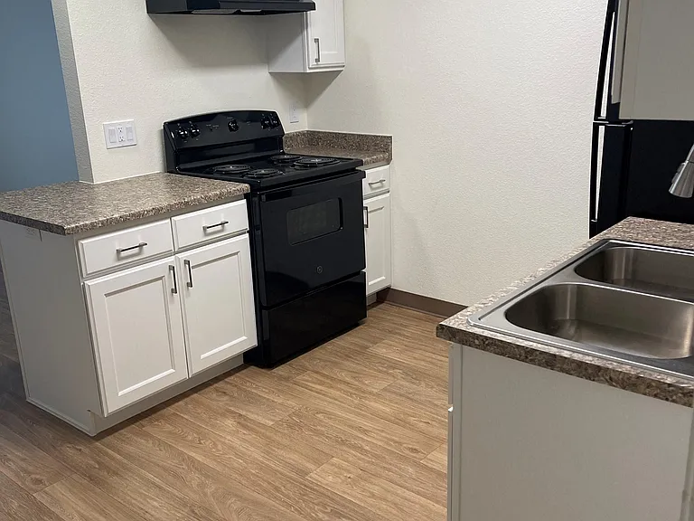 Casa de Sierra Senior Apartments — Photo 15