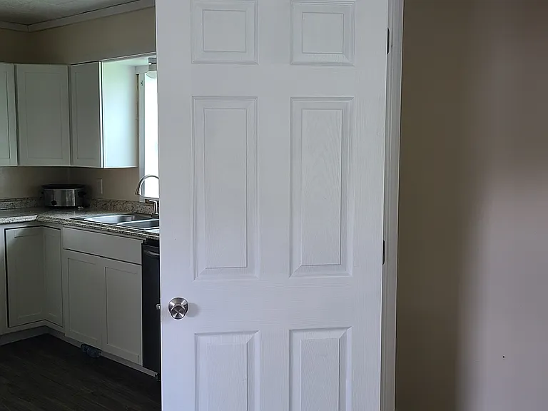 110 Summers St — Photo 12