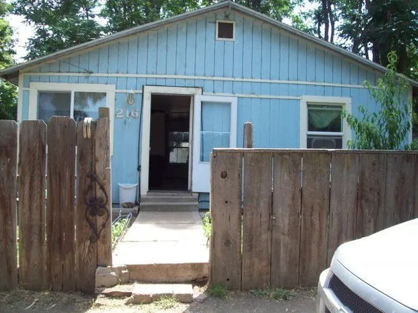 216 Pilot Rd, Hornbrook, CA 96044