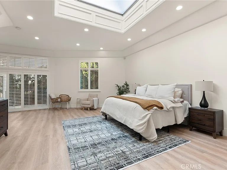 14713 Valleyheart Dr — Photo 23