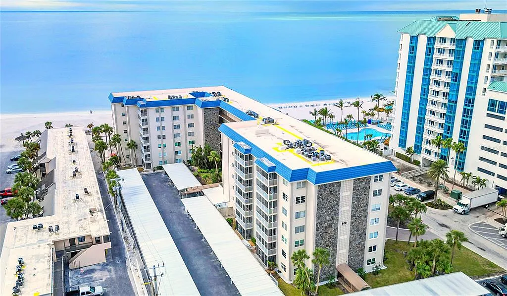 2 bed, 2.0 bath, 1150 sqft, $4,200 — Photo 2