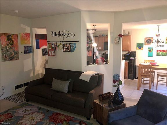 3rd image of 1662 Laughton Cir