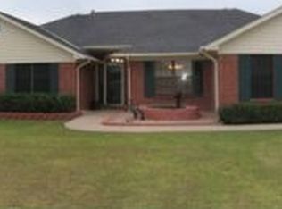 6906 Hummingbird Rd, Brenham, TX 77833