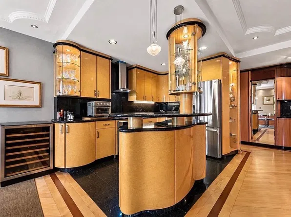 100 Oceana Dr W APT 3F, Brooklyn, NY 11235