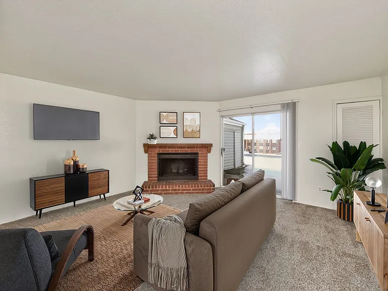 Aurora (Classic) - 1 Bed / 1 Bath - 700 Sq.Ft.