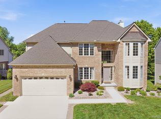 16565 Sherwood Ln, Northville, MI 48167