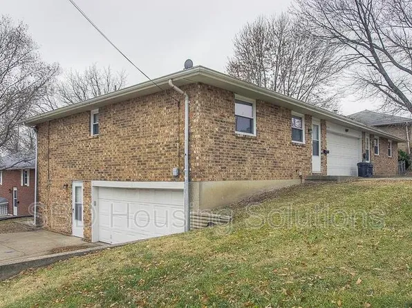 9519 E 18th St S, Independence, MO 64052