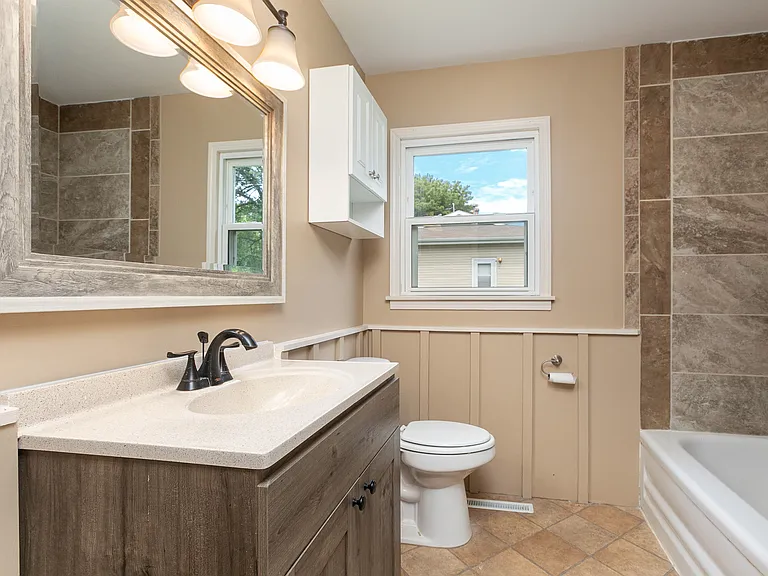 3049 S Parkview Ave — Photo 16