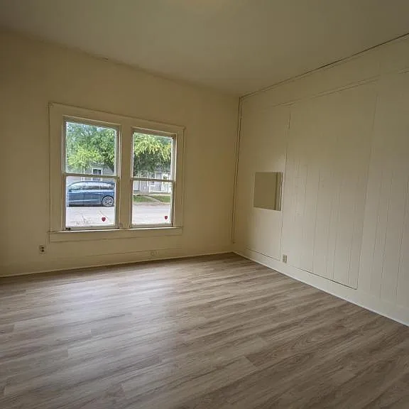 705 W Monroe St — Photo 4