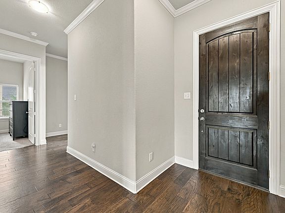 3rd image of 813 Rustic Trl