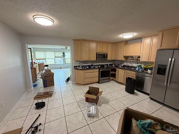 3rd image of 3351 Circle Dr