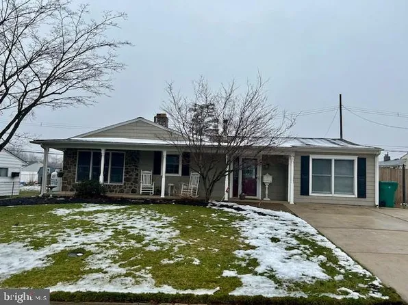 56 Valley Rd, Levittown, PA 19057