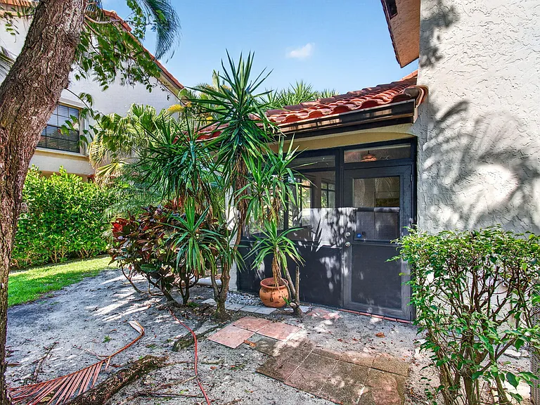 7865 La Mirada Dr — Photo 59