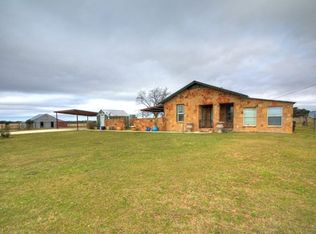 461 Cut Off Rd, Fredericksburg, TX 78624
