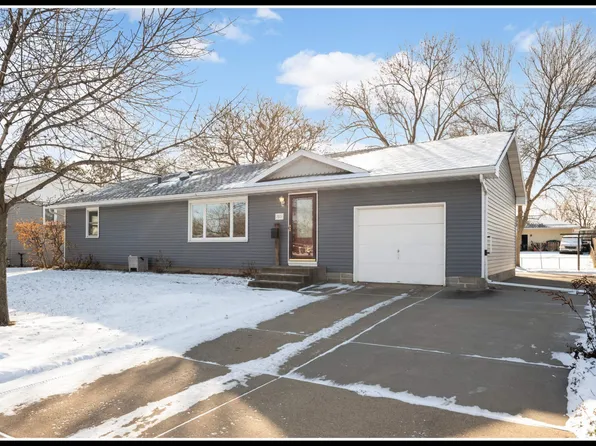 7601 Scott Ave N, Brooklyn Park, MN 55443