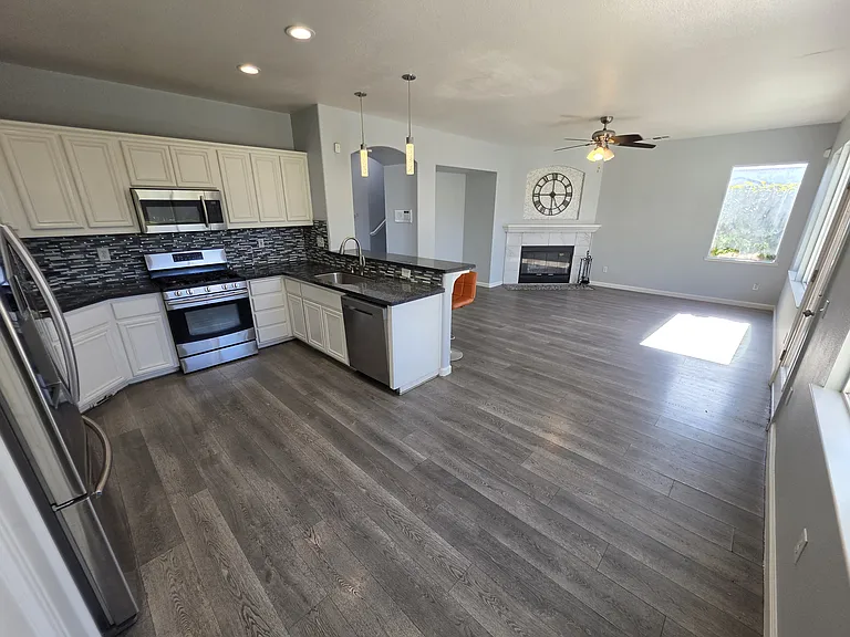 119 Legacy St — Photo 7