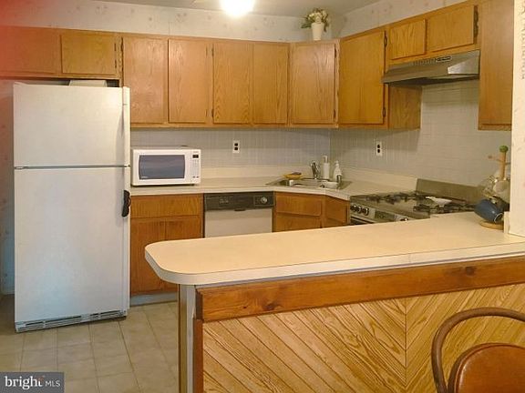 5th image of 180 Pennsylvania Way