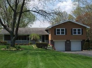 8940 Acre Dr, Northfield, OH