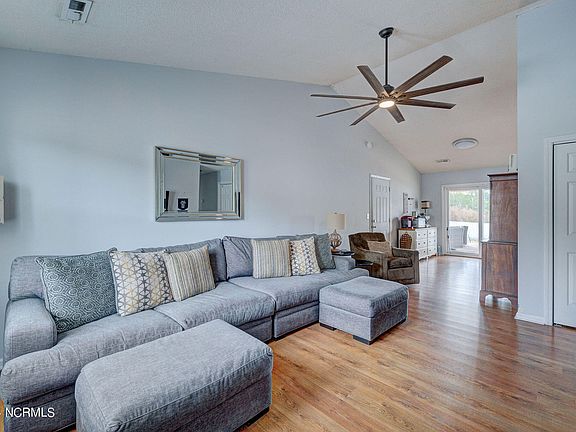 4th image of 4708 Weybridge Lane