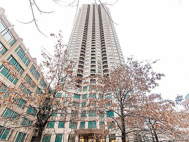 1st image of 400 N La Salle Dr APT 1609