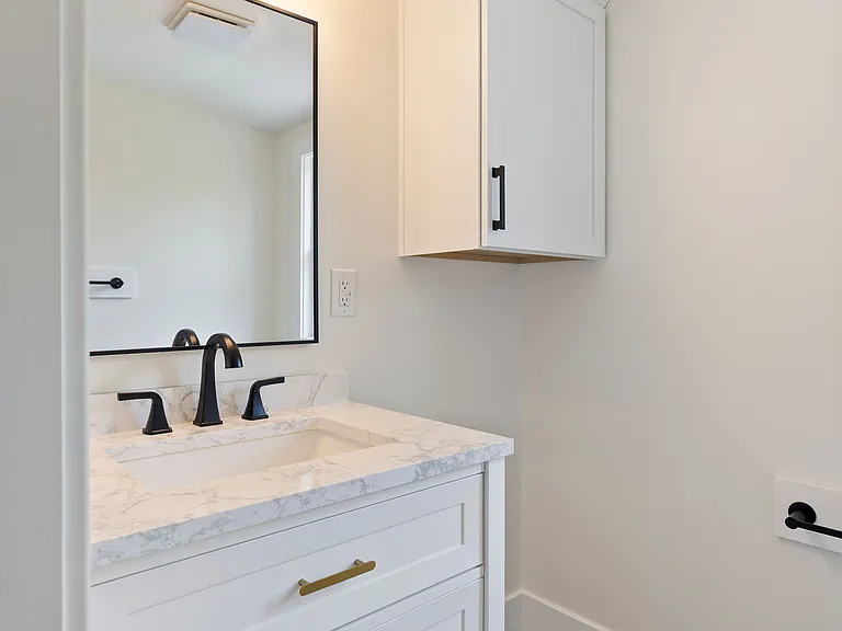116 Winchester Dr — Photo 32